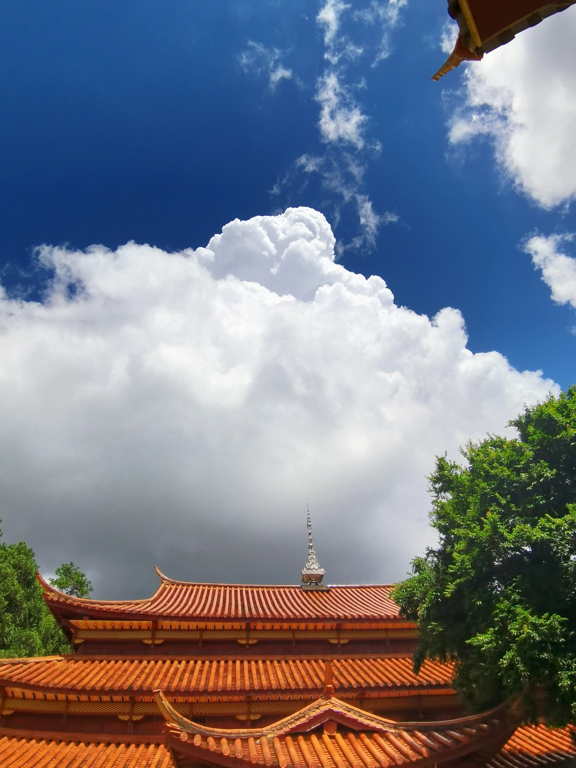景谷佛迹3:雷光寺 景谷26佛迹之雷光佛迹寺,位于普洱市景谷县永平镇的