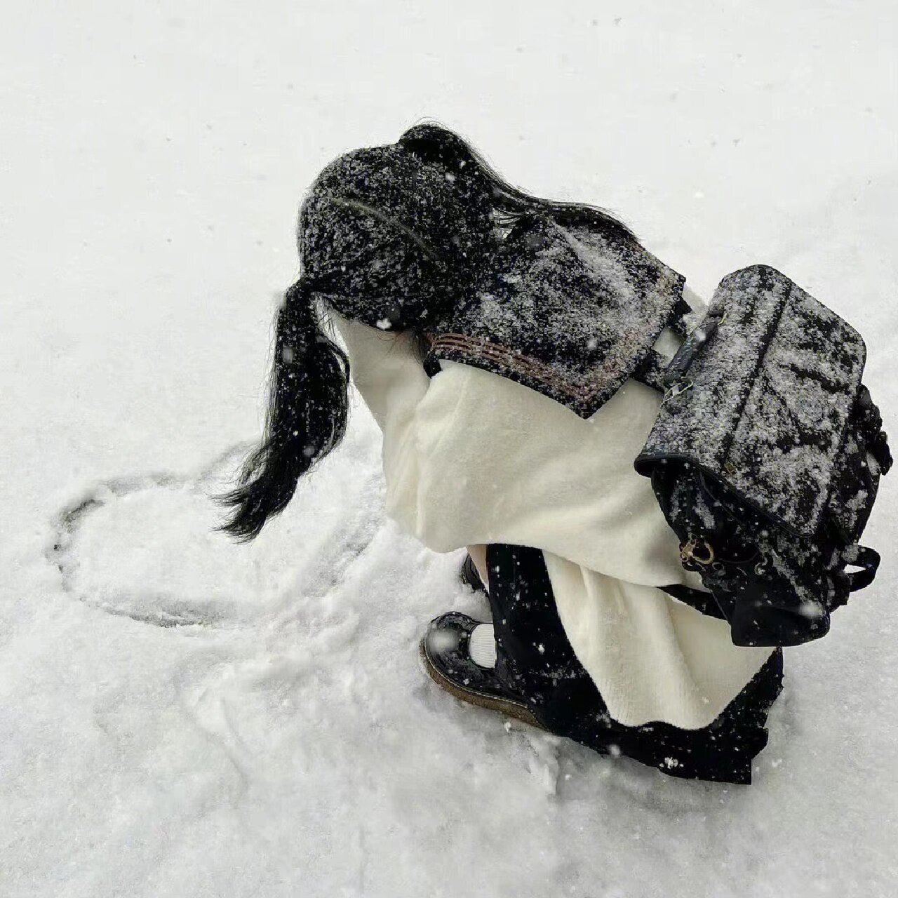 下雪ins女生头像 12.10