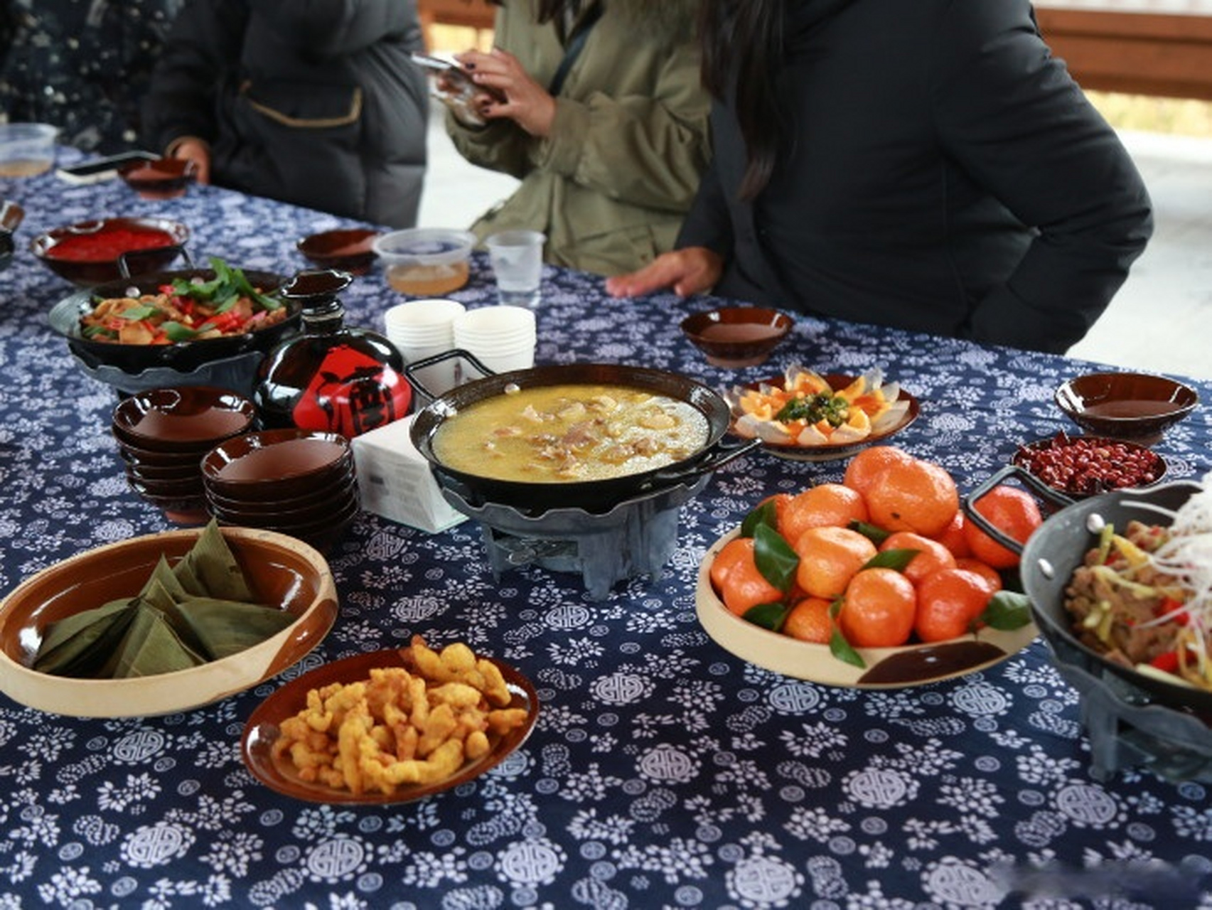 迎龙年过大节冬趣湖北欢迎你# 宣恩彭家寨刨汤宴美食浪漫宣恩   恩施