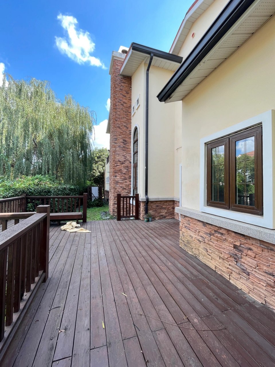 碧云国际社区|独栋别墅93400平5房4卫 92碧云别墅银杏苑位于上海