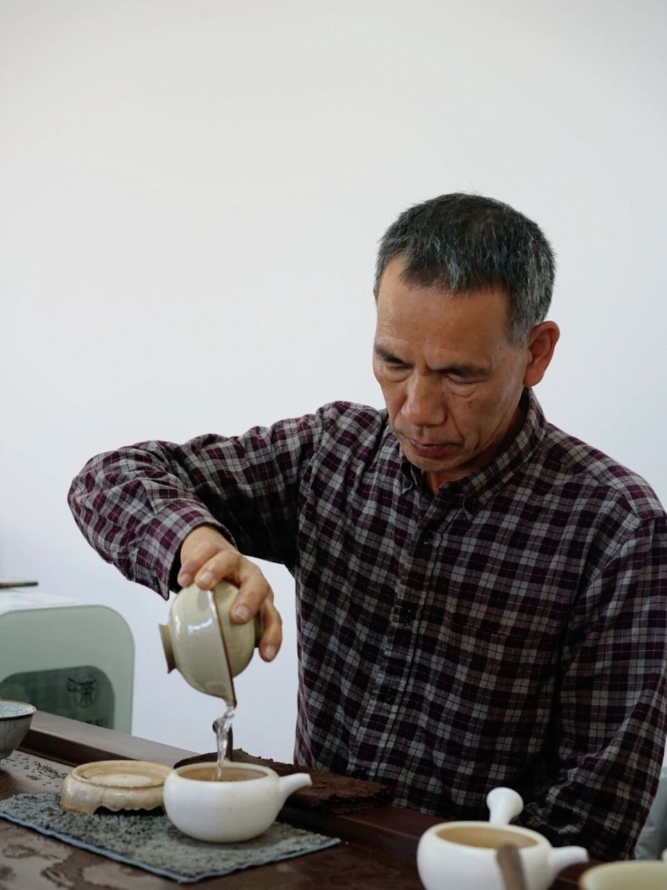 一座茶山的守护者「方守龍」 方守龙,福鼎市政协委员,资深茶人,虔诚的