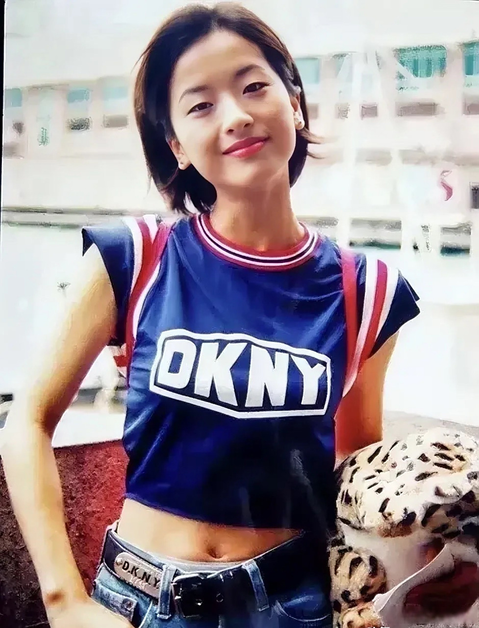 陈奕迅老婆年轻的时候长得真像一个明星,那个明星叫什么来?