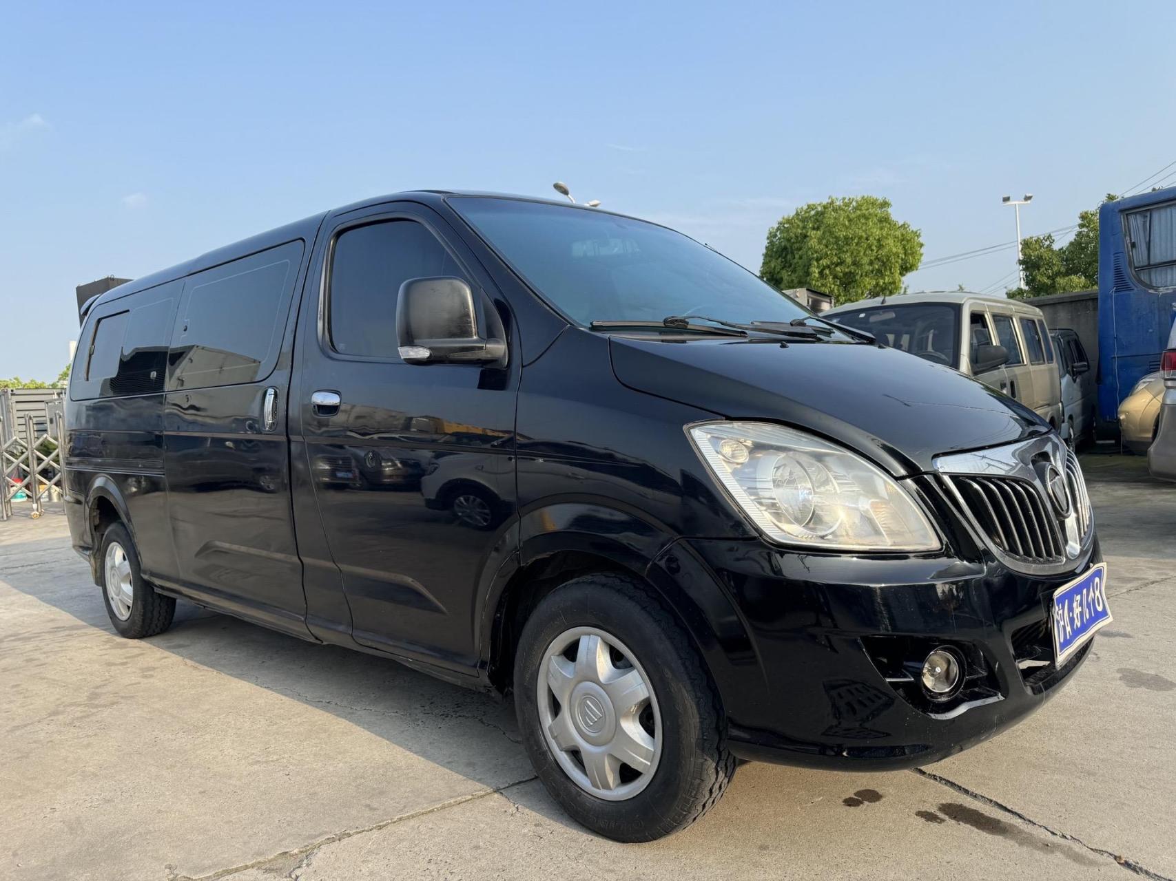 2016年上牌福田蒙派克9座柴油2.