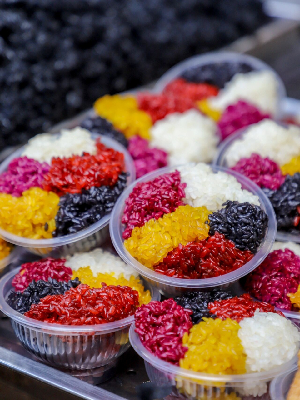 吃五色糯米饭,庆祝广西人的独欢假期 "我不回去,我们村山歌比赛会输的