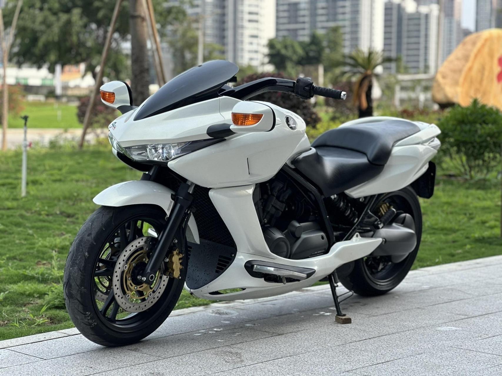 本田(大鲨鱼dn-01)顶配 abs 电热手 防盗芯片 自动波 手自一体 驻车