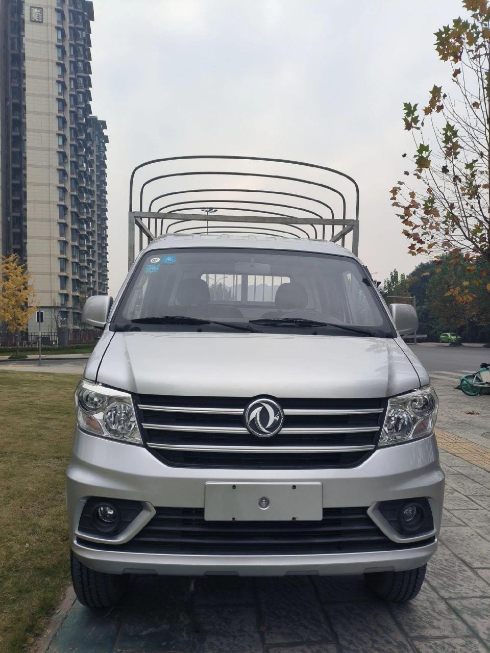 20年8月东风单排d55,轻型仓栅式货车,带助力,带空调,排量1.