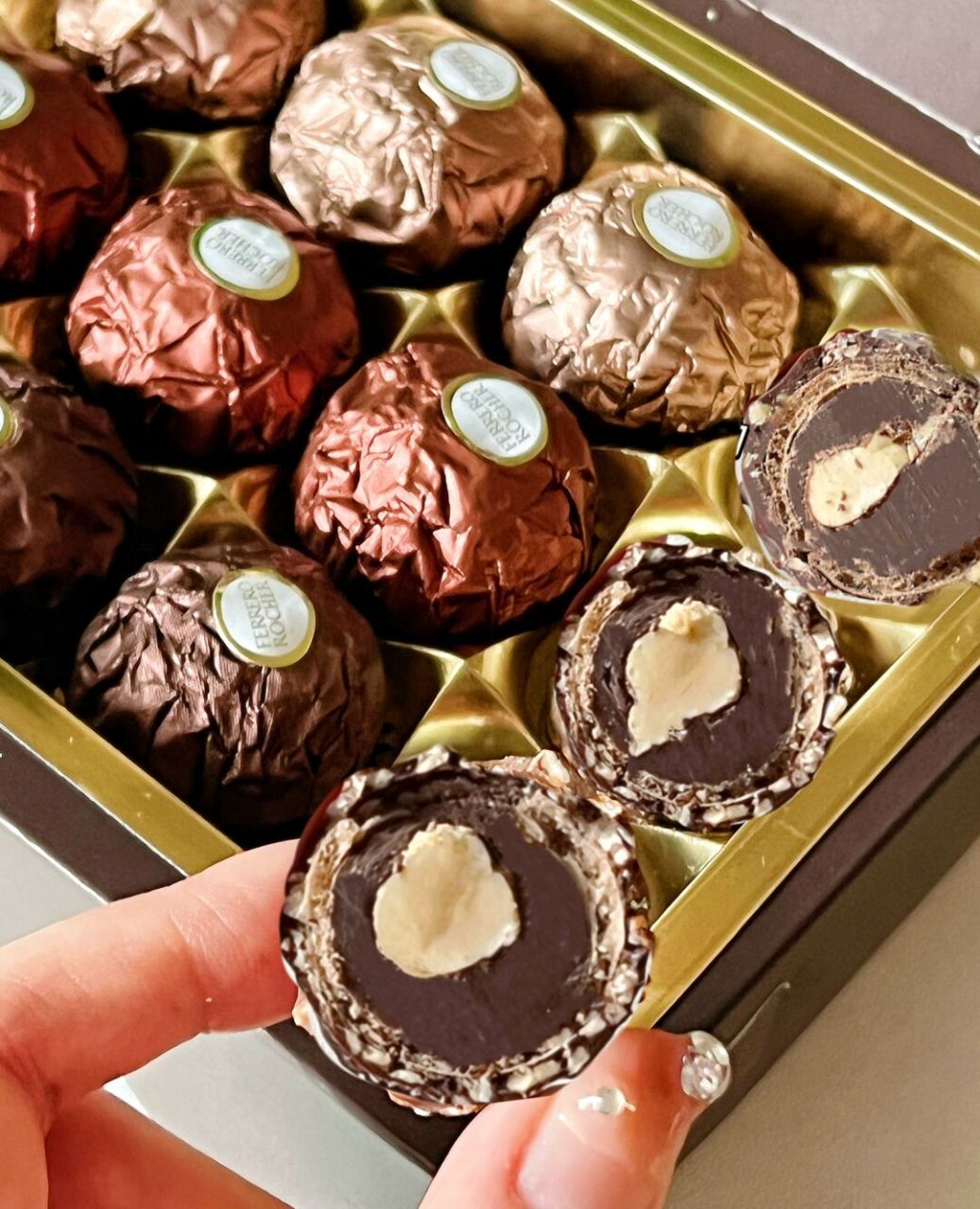 呜呜呜我的巧克力dna它动了 ins爆的费列罗rocher首款高端黑巧ferrero