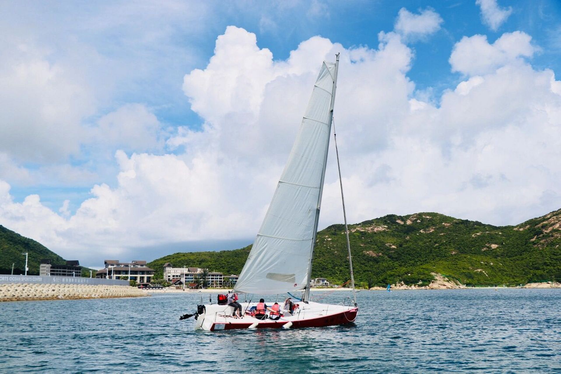 95项目:竞速龙骨帆船 龙骨帆船,特点就是不会翻,5人一组操作性特别