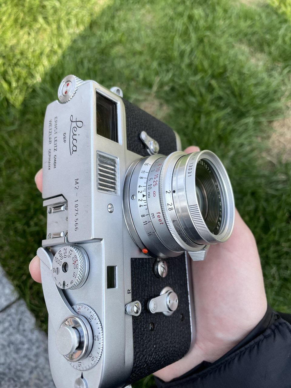 浅聊下徕卡相机"徕卡m2" 徕卡m2是徕卡m系列旁轴相机的一款经典产品