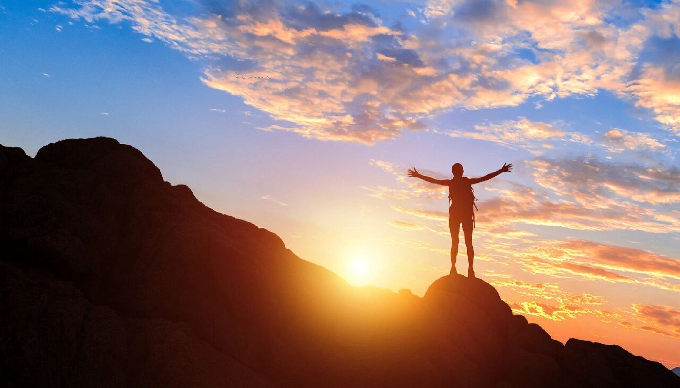 登高剪影励志背景图 每到周末要结束的时候 总是非常痛苦 因为又要