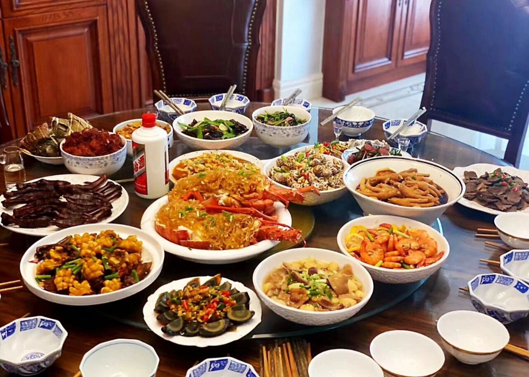 家宴 | 海鲜大餐(附教程) 逢年过节,都是好好地吃 这是对生活的热爱