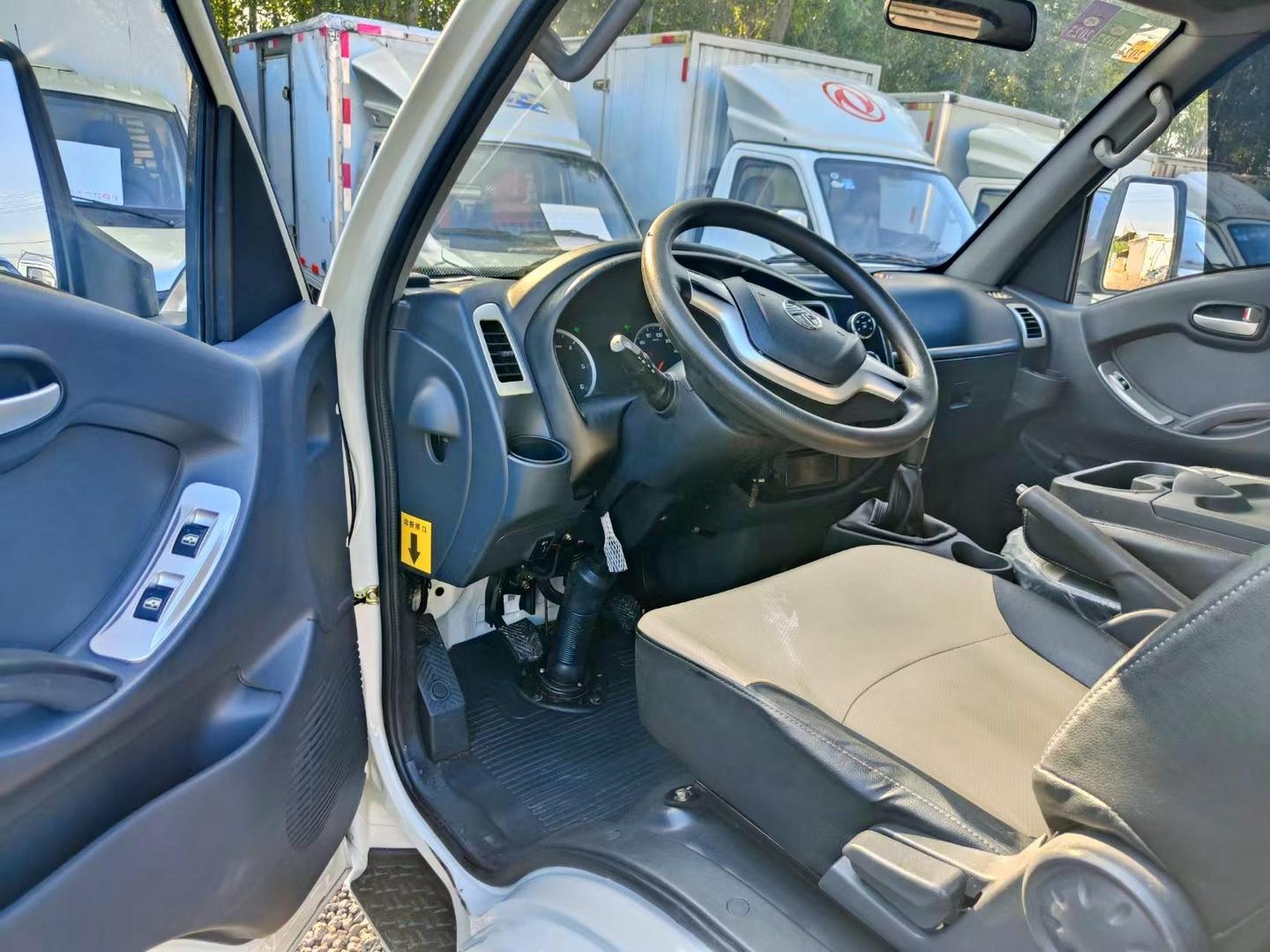 新到一辆20年7月凯马锐航x1单排,刚审车,车斗长4米,原车空调,方向带