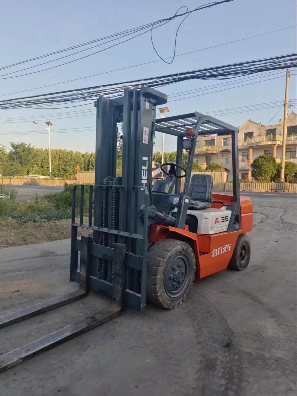 5吨叉车,3节门架升高4.