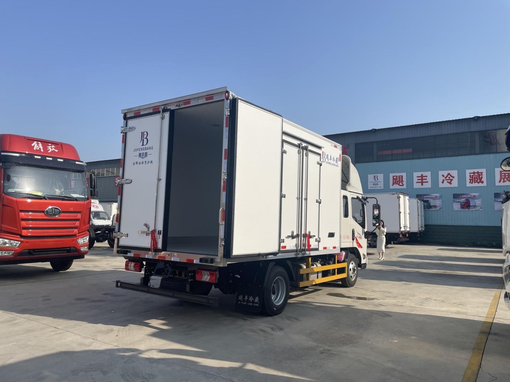 3米7排半江铃新凯运蓝牌冷藏车.江铃新凯运2060宽体排半驾驶室,2.