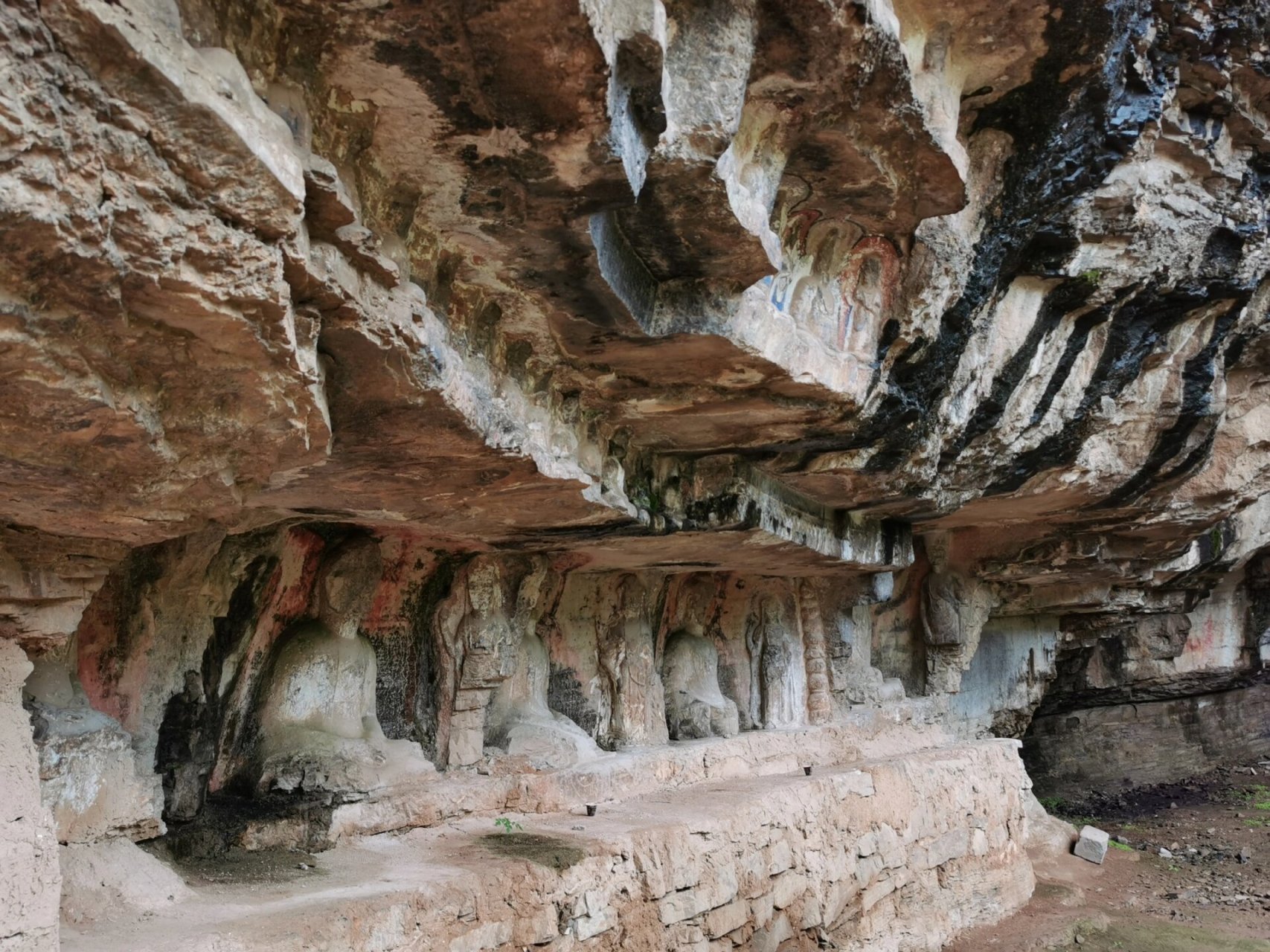 济南玉函山隋代佛教摩崖石刻(一) 玉函山阴有峪,为区别于龙洞佛峪