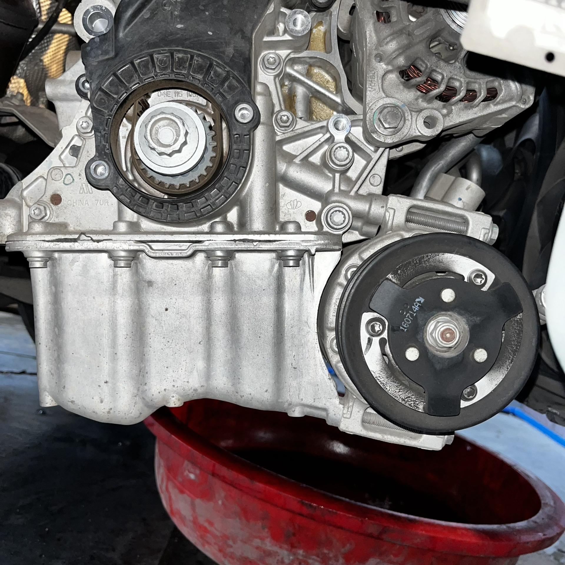 17款速腾1.6 更换正时三件套 发电机皮带 水泵 冷却液 清洗空调