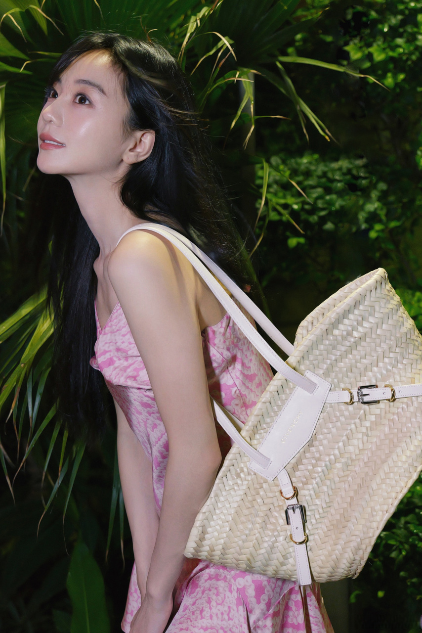 魏诗莹(wishbao)《风和日丽》[网页链接](网易云音乐)