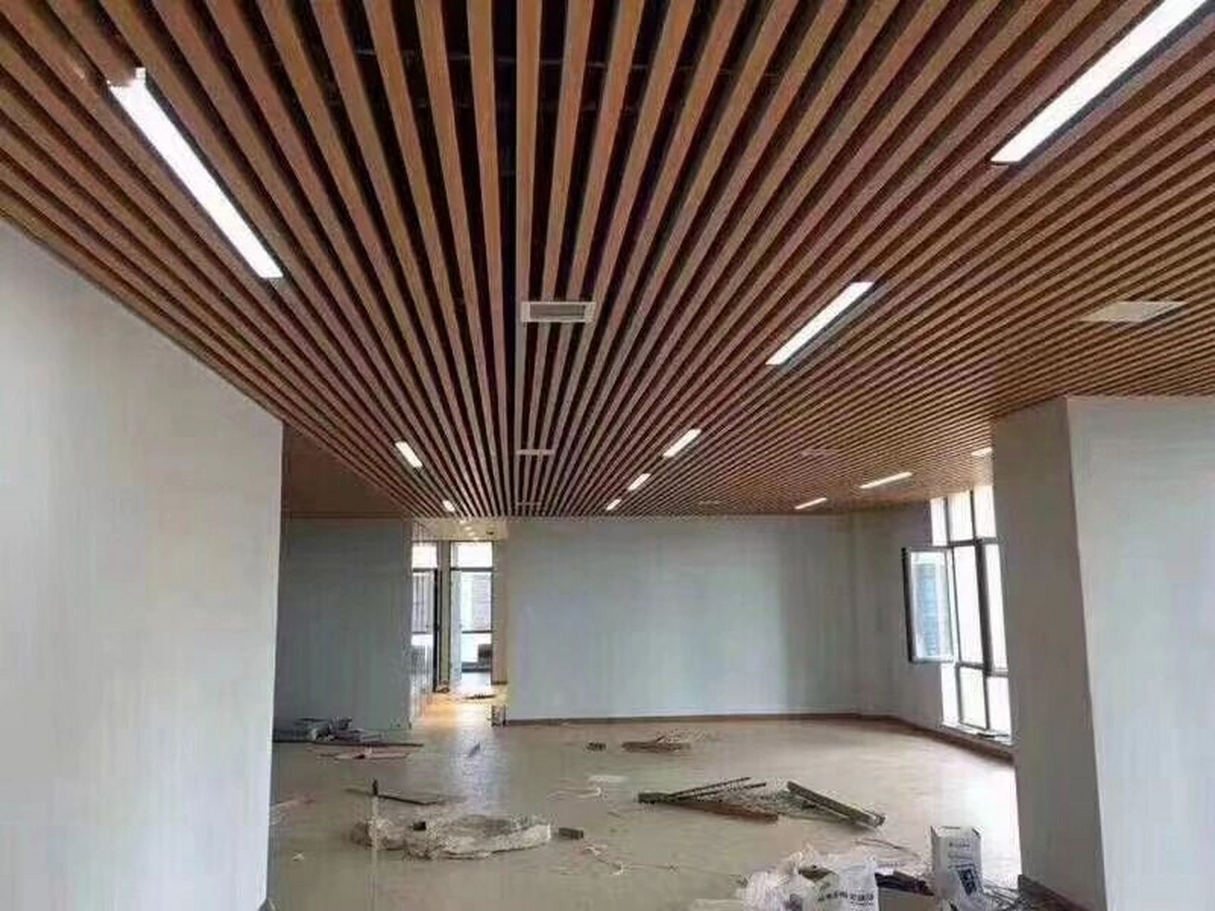 铝方通吊顶,覆膜木纹铝方通,热转印铝方通 本厂专业生产铝单板,弧形铝