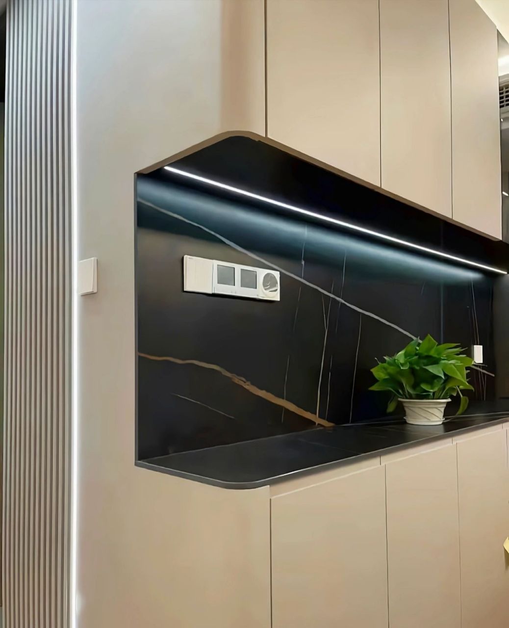 深圳全屋定制 | 餐边柜转角做圆弧太棒了 转角位置做成弧形,日常避免