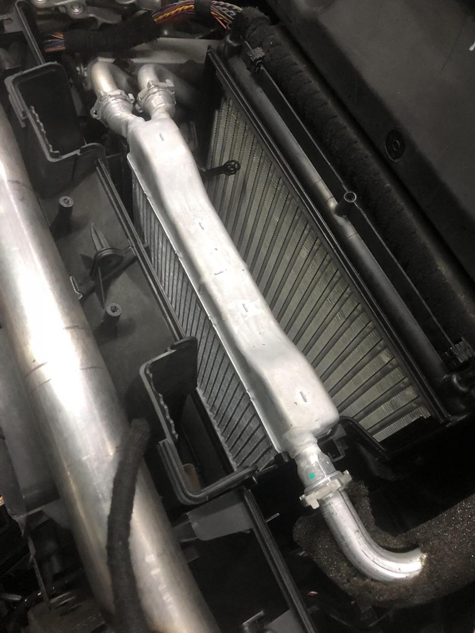 宝马5系更换暖风水箱.
