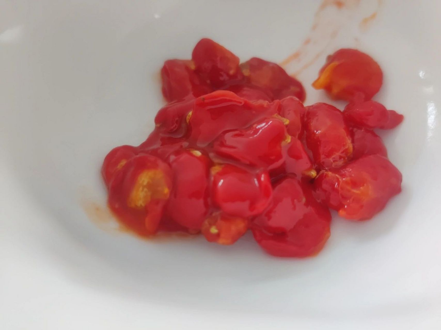 小知识科普  苦瓜籽在苦瓜成熟时是红色的!可食.