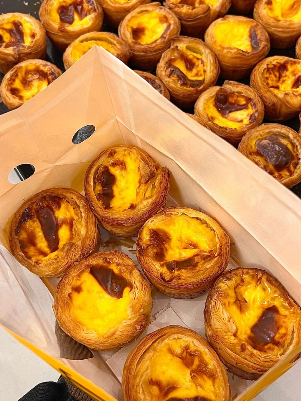 火腿酥皮咸挞 26615香草酱糖霜肉桂卷 36615烤布蕾芝士蛋挞 4