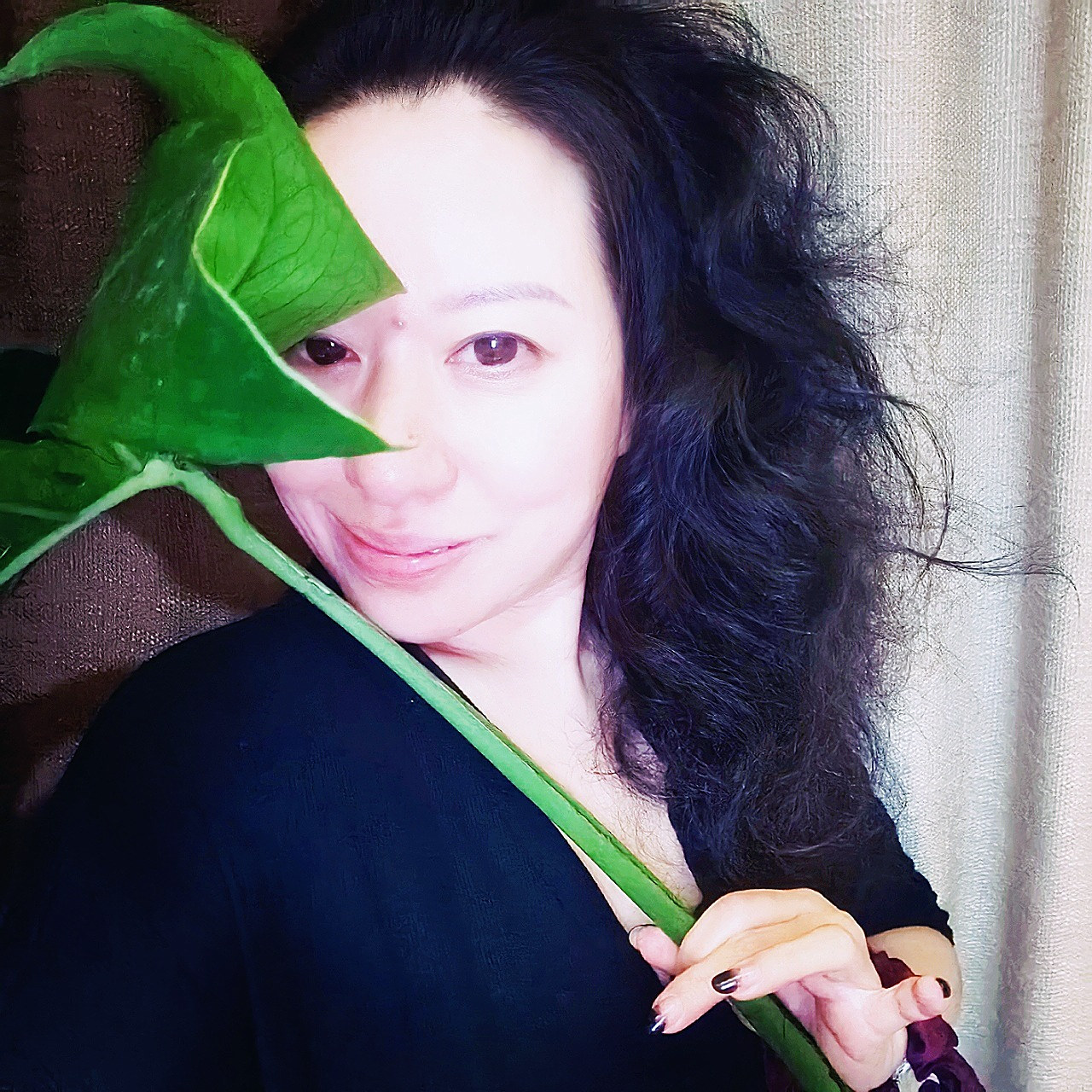 51岁熟女自拍分享 深圳的疫情反复加上高温天气,没有办法出外拍照90