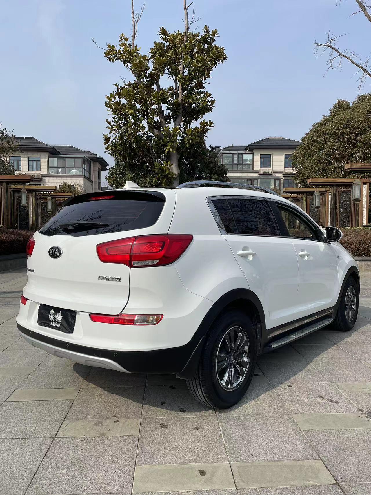 新到家一台16年起亚智跑 2