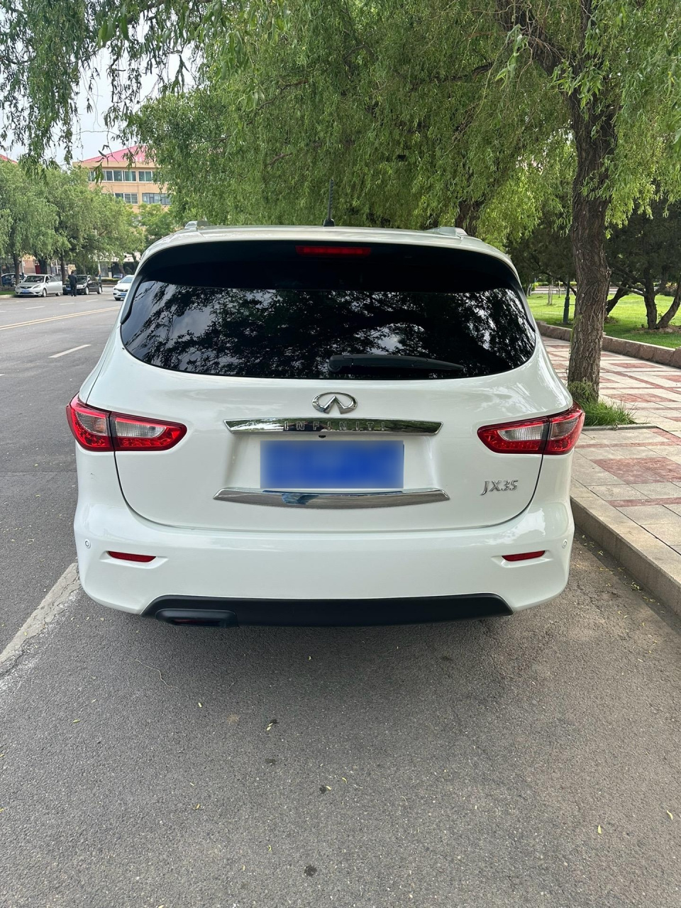 2014年英菲尼迪jx35 七座两驱 卓越版 新车618000那款 北京一手车到我