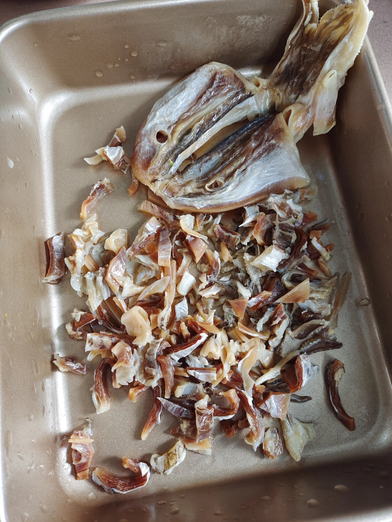 墨鱼干煮粥不但好吃,而且还有养生功效哦 墨鱼粥能够保护我们的肠胃