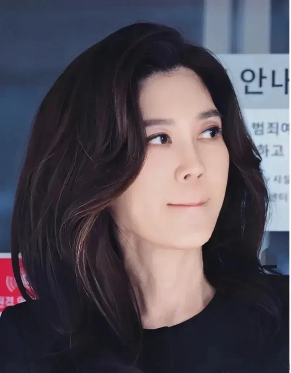 三星大公主李富真今日出席股东大会生图太美了.
