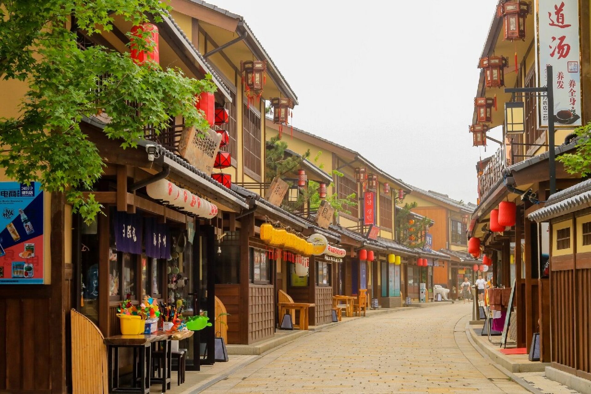 金石滩·盛唐岚山(盛唐小京都) 盛唐小京都,此处的建筑甚是漂亮呐!