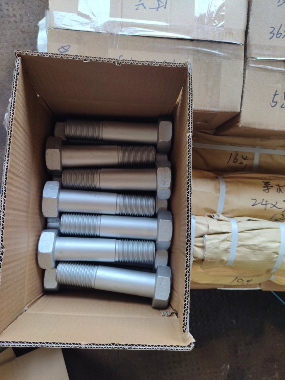 8级高强度风电螺栓,表面达克罗涂层防锈蚀,有类似需求的兄弟姐妹们