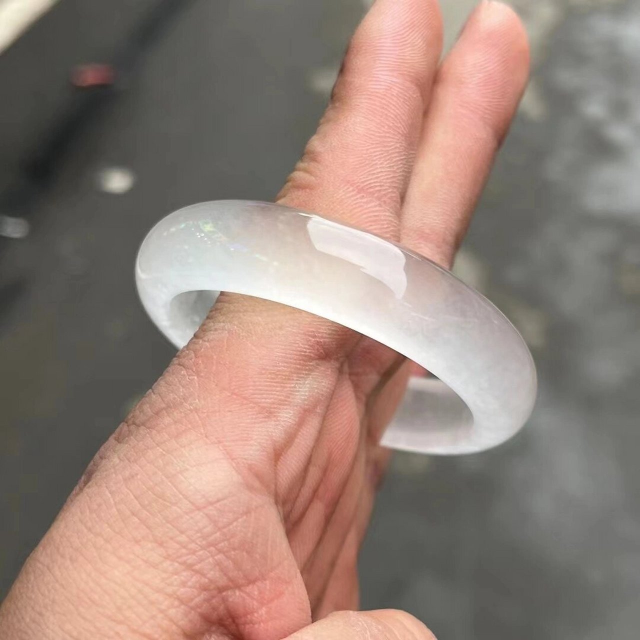 石英岩玉高冰白月光扁条手镯 内经尺寸53到60mm,价格138一只