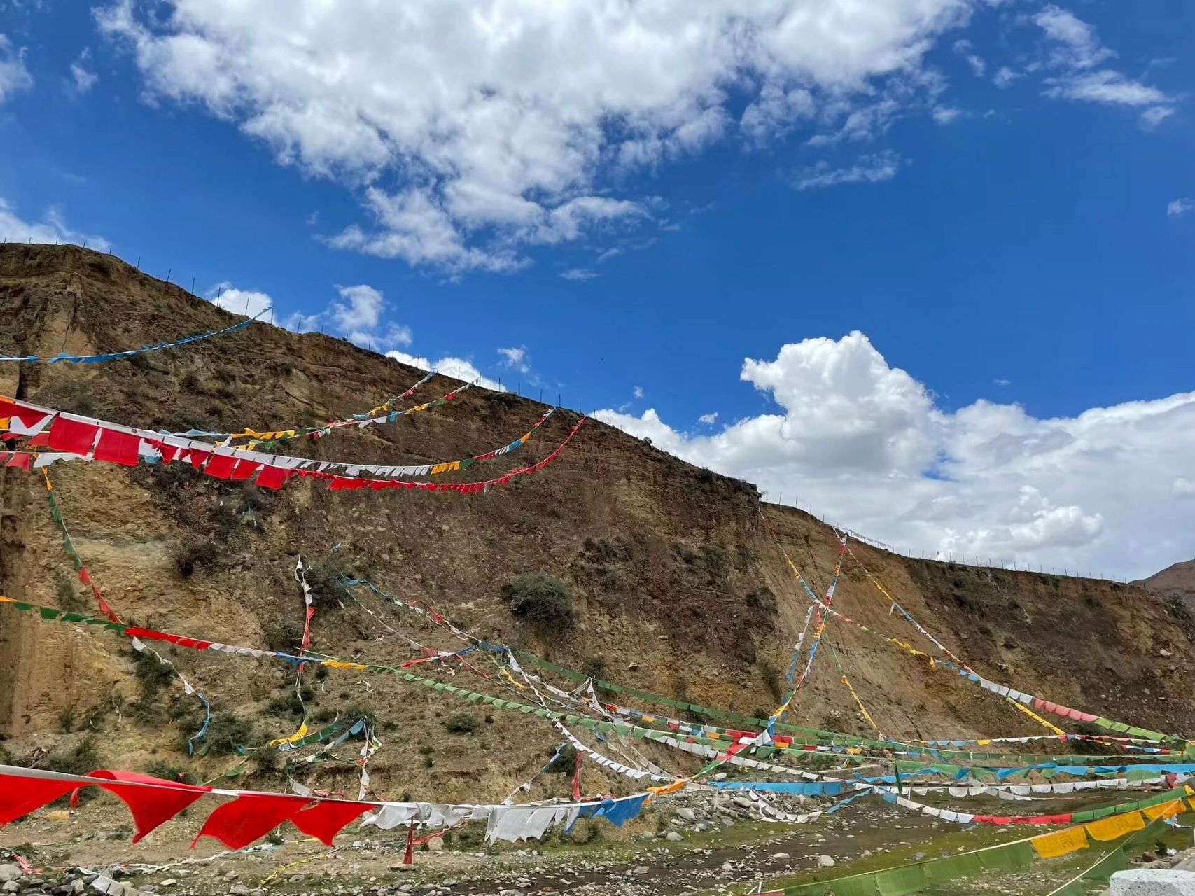 拉萨的天堂草原 去过天堂草原两次,这是第二次去时拍的照片.