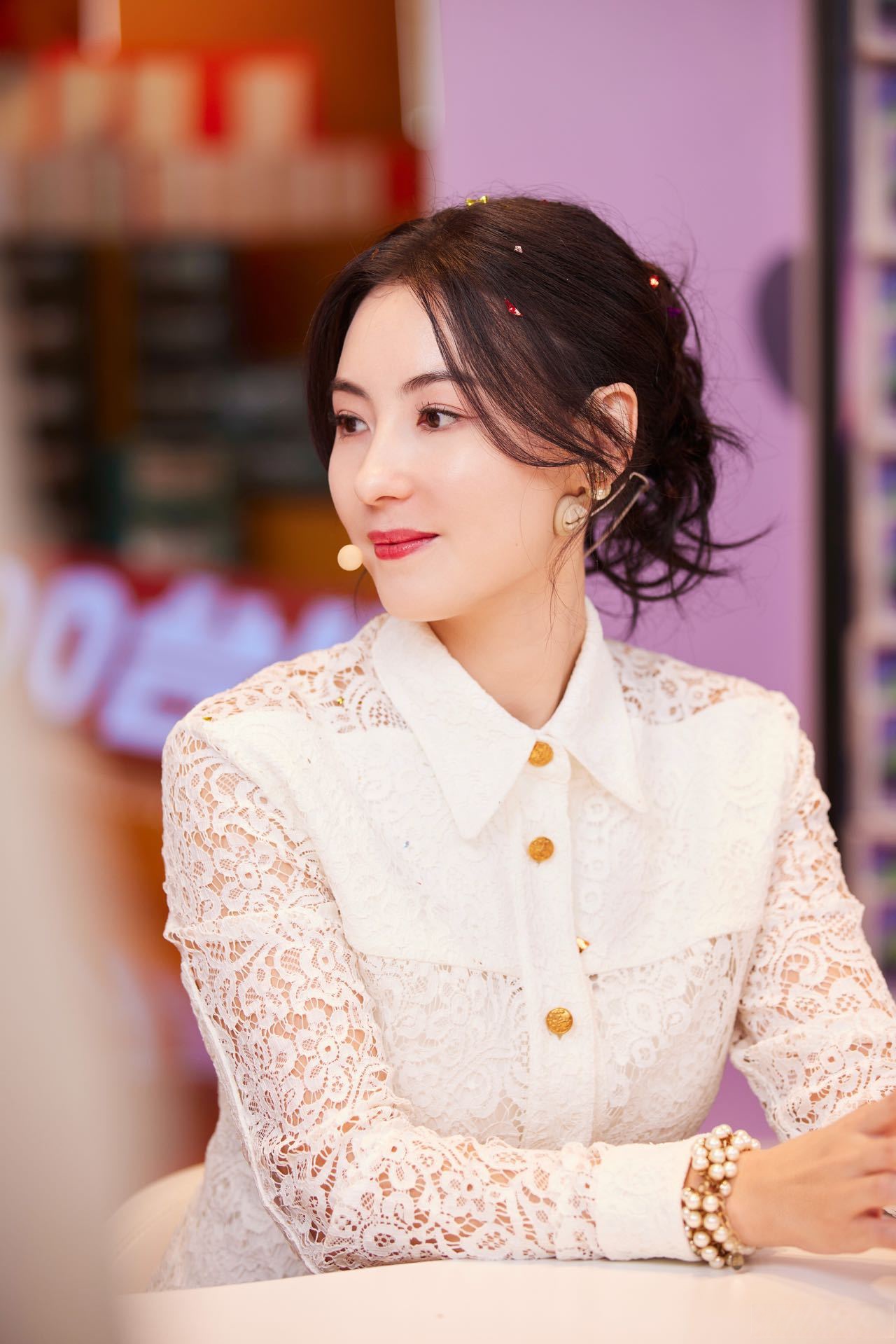 今天去围观后,发现张柏芝这次直播比上次适应多了,也没那么紧张了