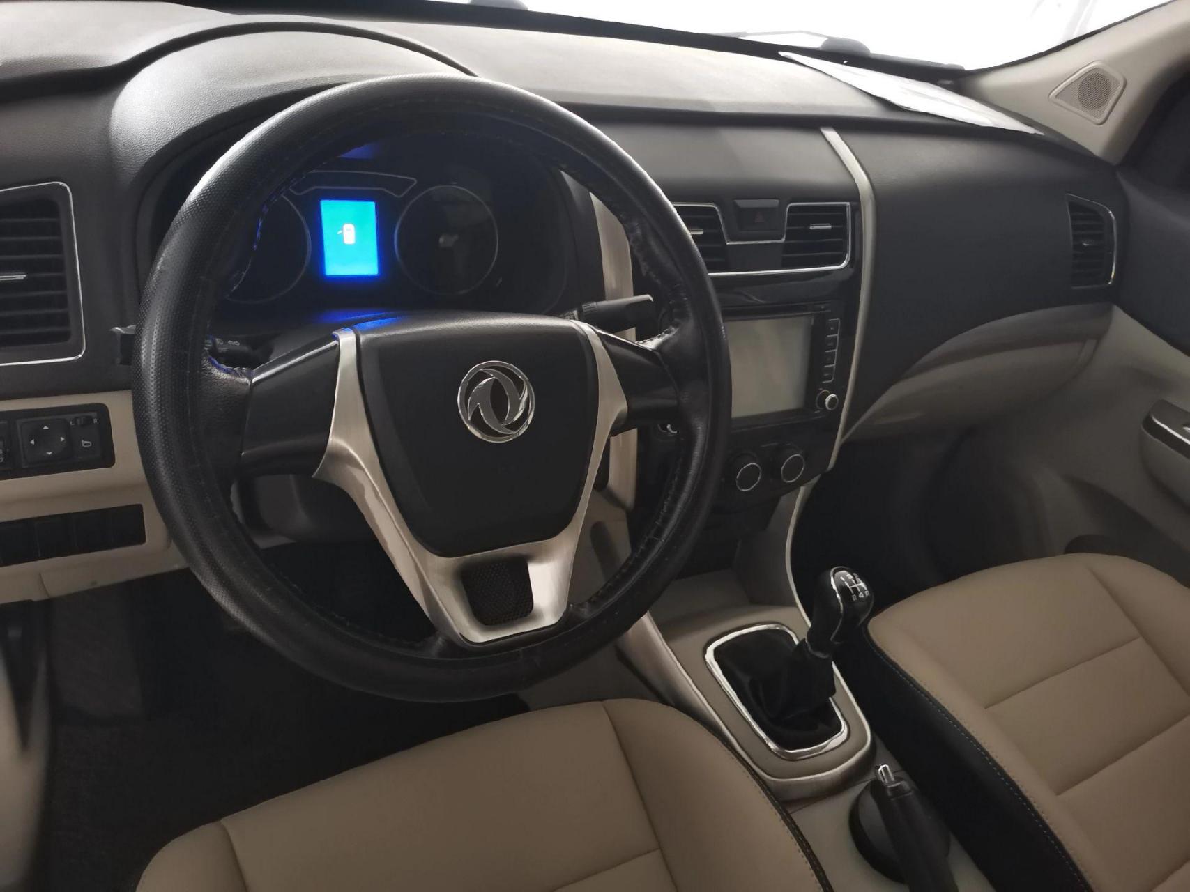 东风风行s500,手动挡,2015年12月,1.6l,7座位.