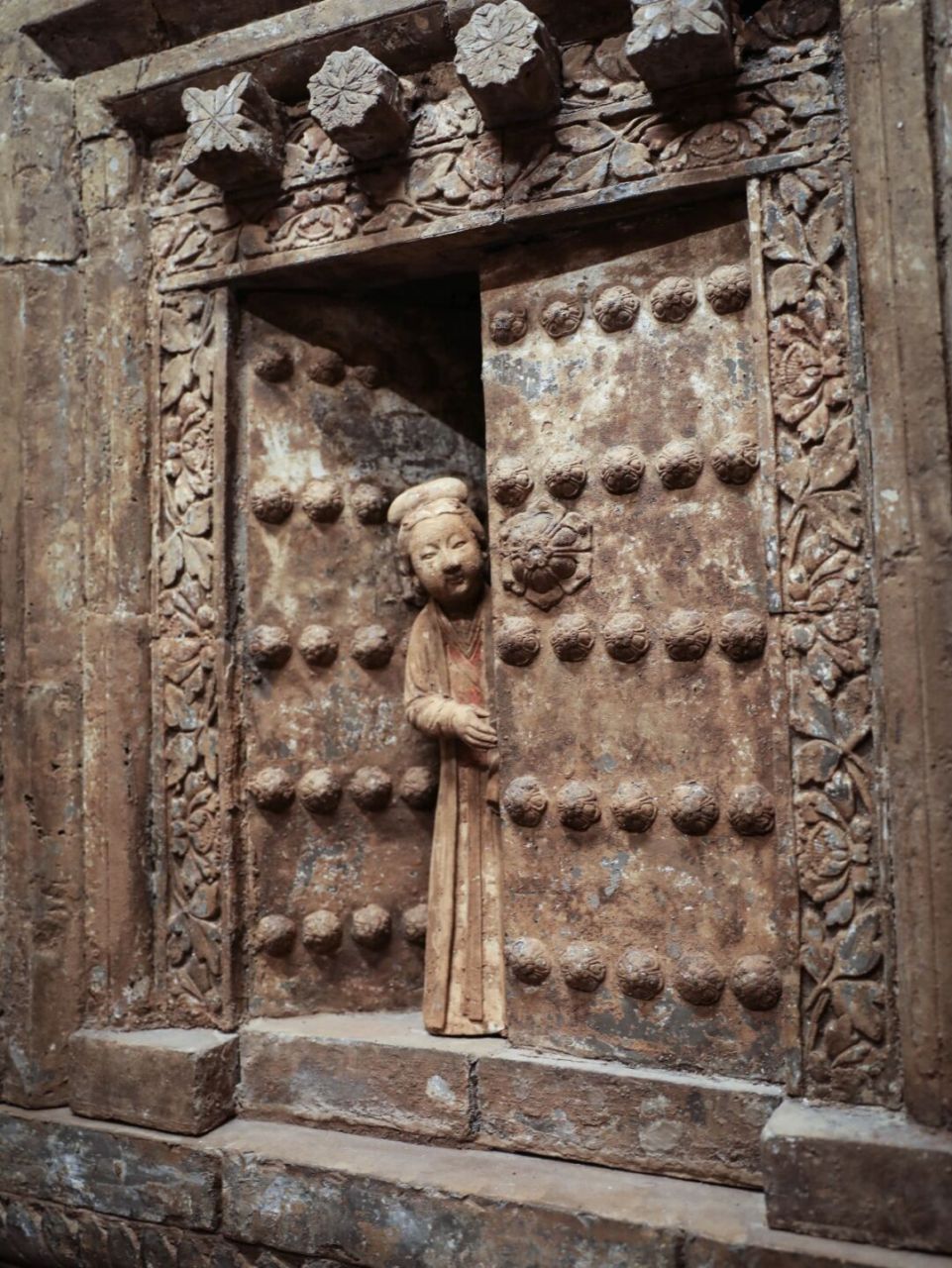 第一次看到这个妇人启门时,我说,她很可爱啊!