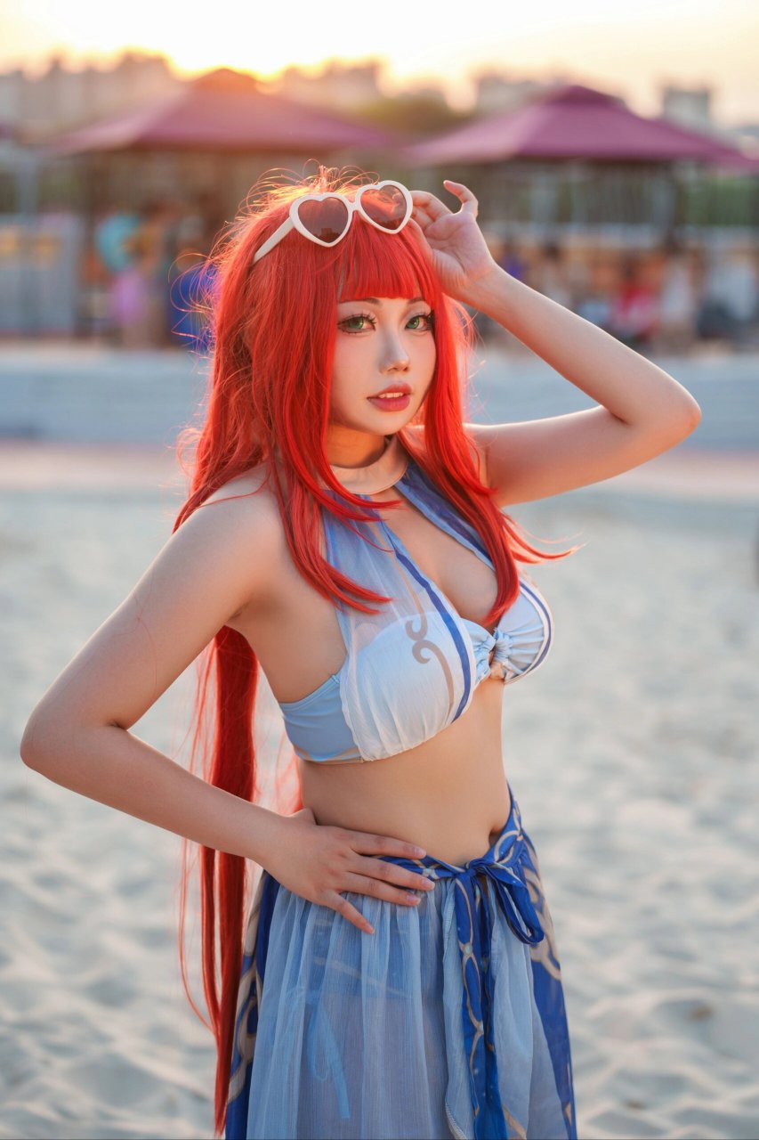 妮露泳装 "这样清闲的日子倒也不错嘛,优哉游哉.