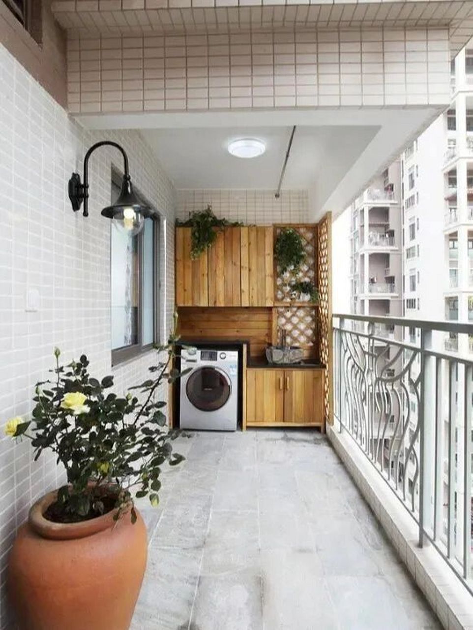 家装看过来,阳台灯具如何选择 阳台可以安装哪些灯 1,吊灯 阳台安装