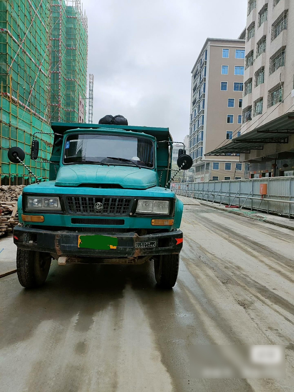 东风柳汽乘龙尖头龙卡开山王 2012年3月份 玉柴6缸185马力 车厢尺寸4.