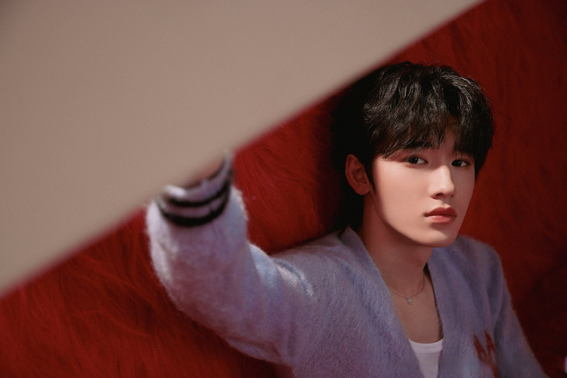 宋亚轩蓝色毛衣开衫九宫格#   怼脸太漂亮了吧宋亚轩!