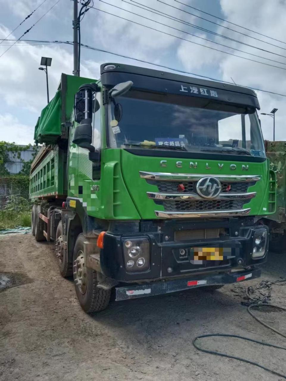 上海拉土方4:5公里要前四后八绿皮车7米6,高1米5,40台,24小时装卸,每