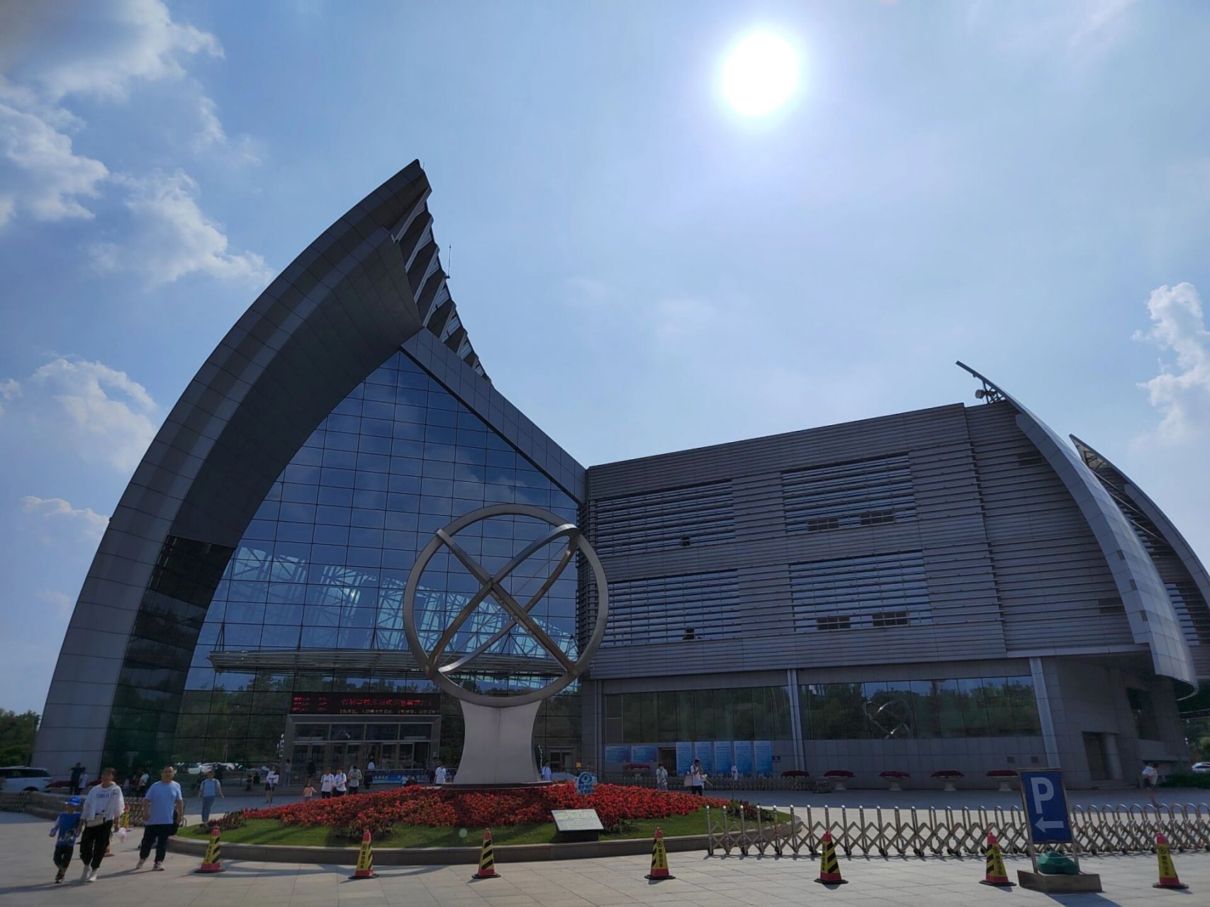 哈尔滨科技馆 哈尔滨科技馆分享给大家 早上7点在阿城出发,因为娃娃不