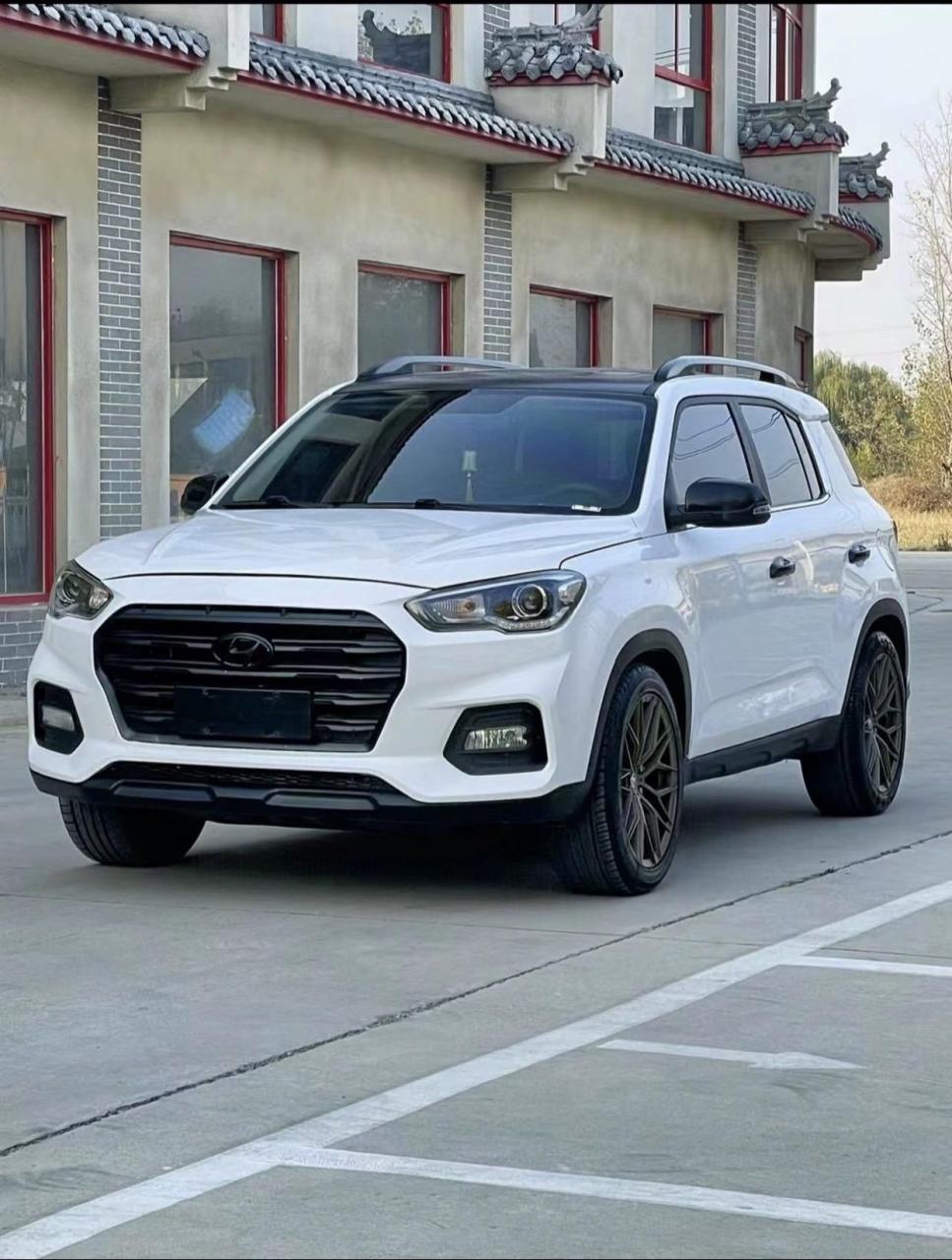 ix35改装中网电镀改熏黑,超有质感.