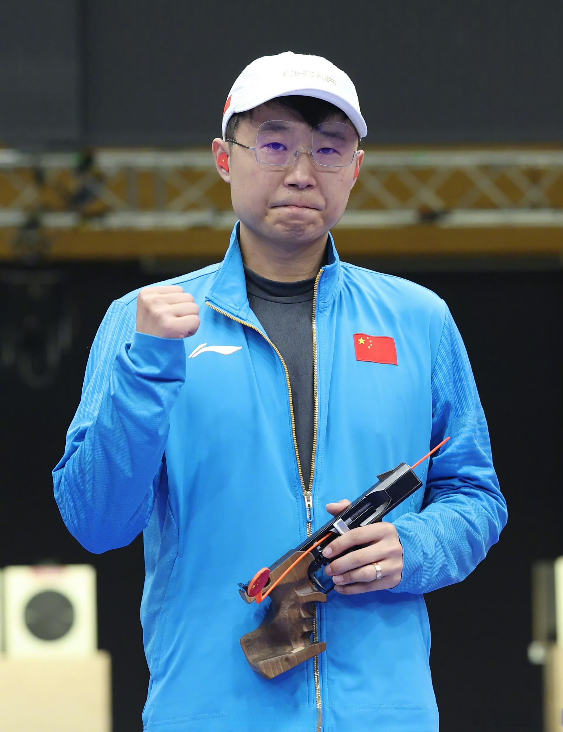 李越宏获男子25米手枪速射冠军】#中国第20金# 当地时间8月5日,巴黎