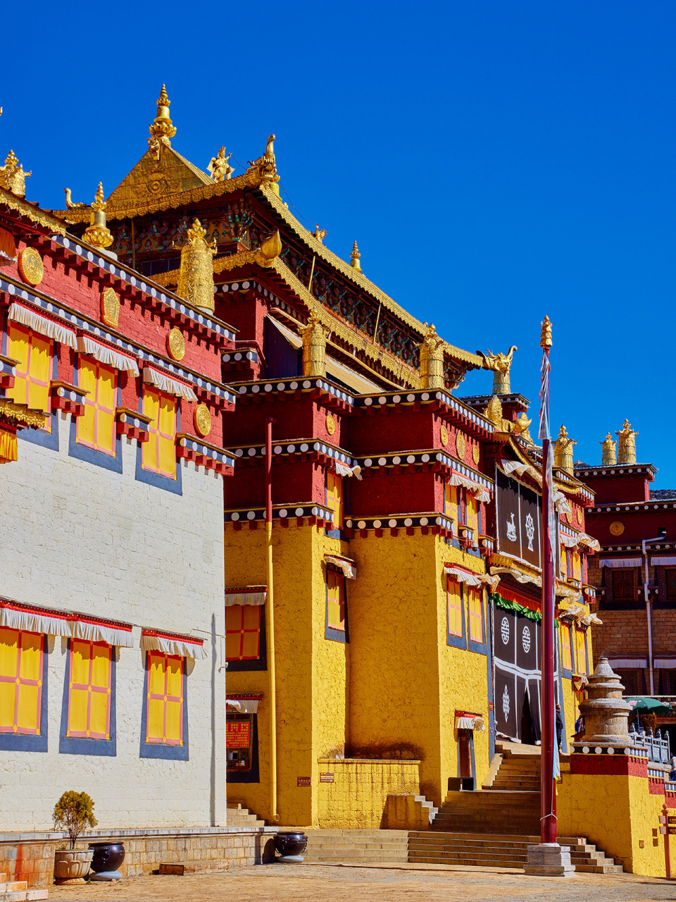 赞林寺绝对属于有生之年系列 这里不仅是云南规模最大的藏传佛教寺院