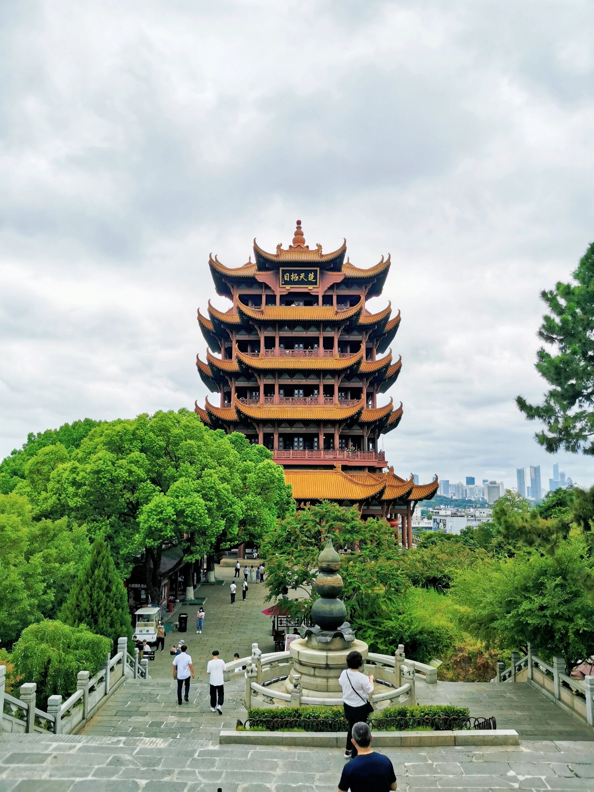 江城武汉,英雄的城市
