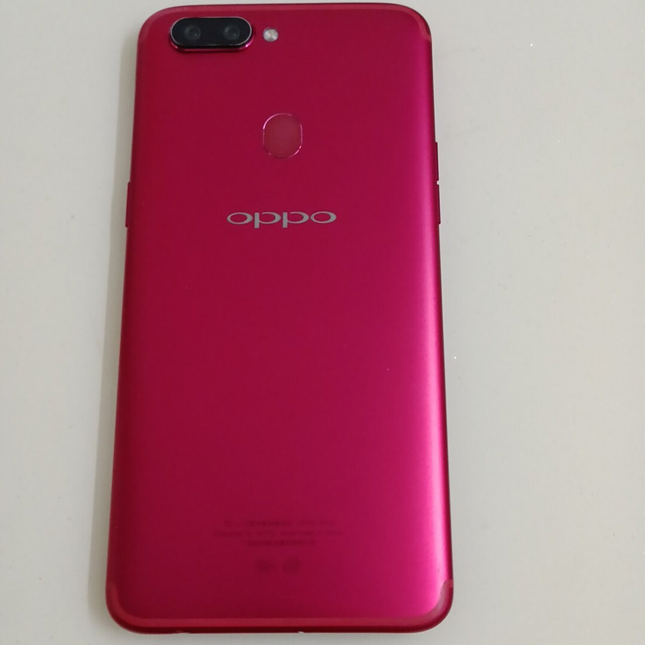 oppo r11s oppo r11s新年红,2018年2月8日实体店买的,用了三年了,除了