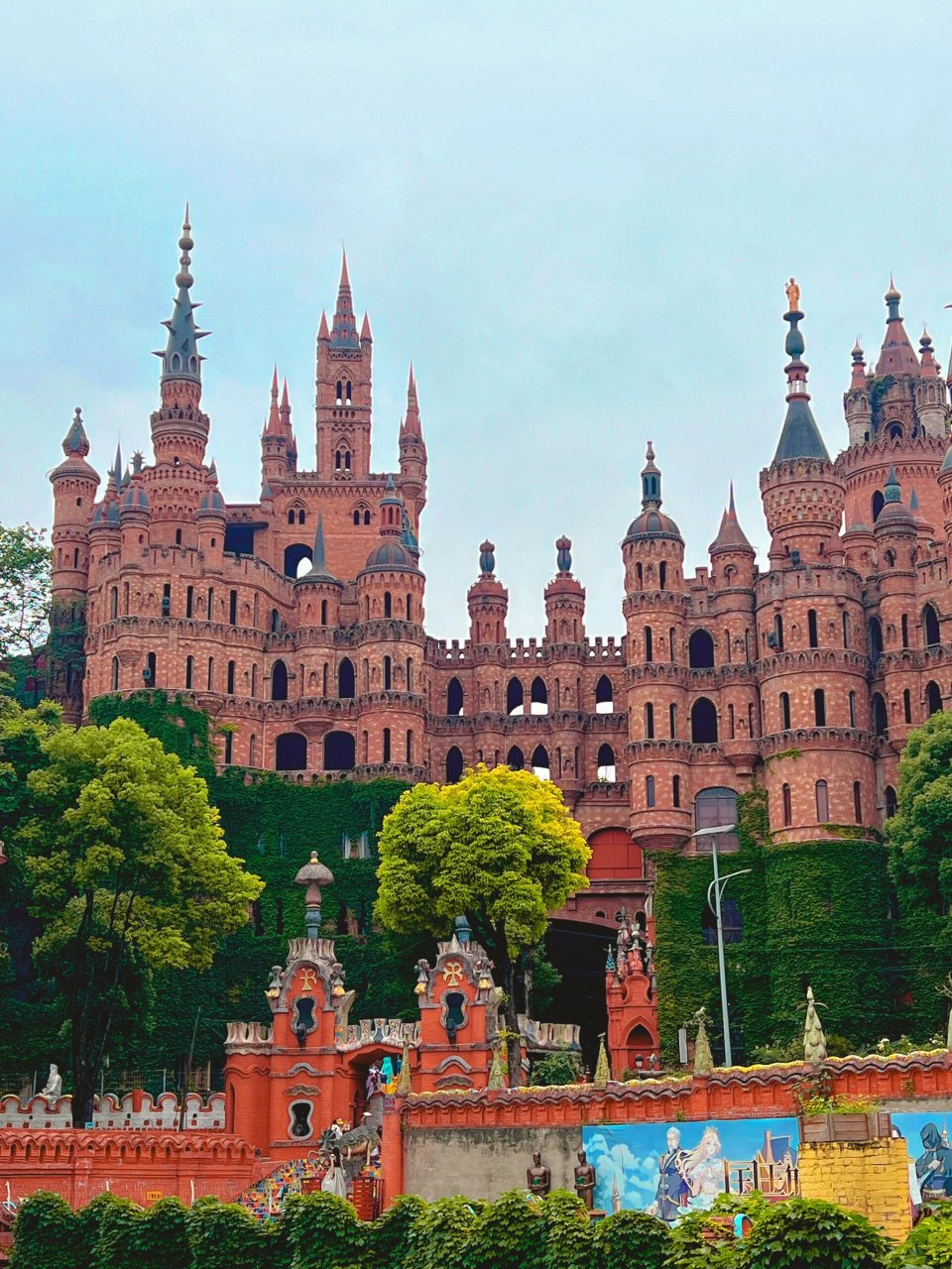 重庆·华生园梦幻城堡 重庆市大渡口区的华生园梦幻城堡,等着你来拍照